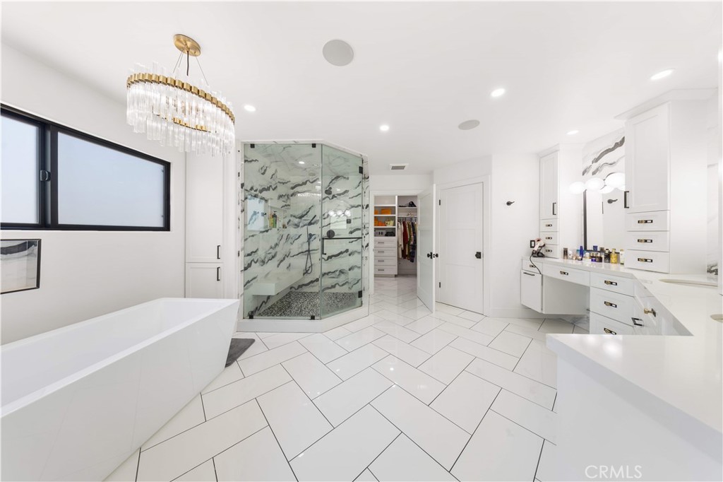 MLS #OC25214722 image #37