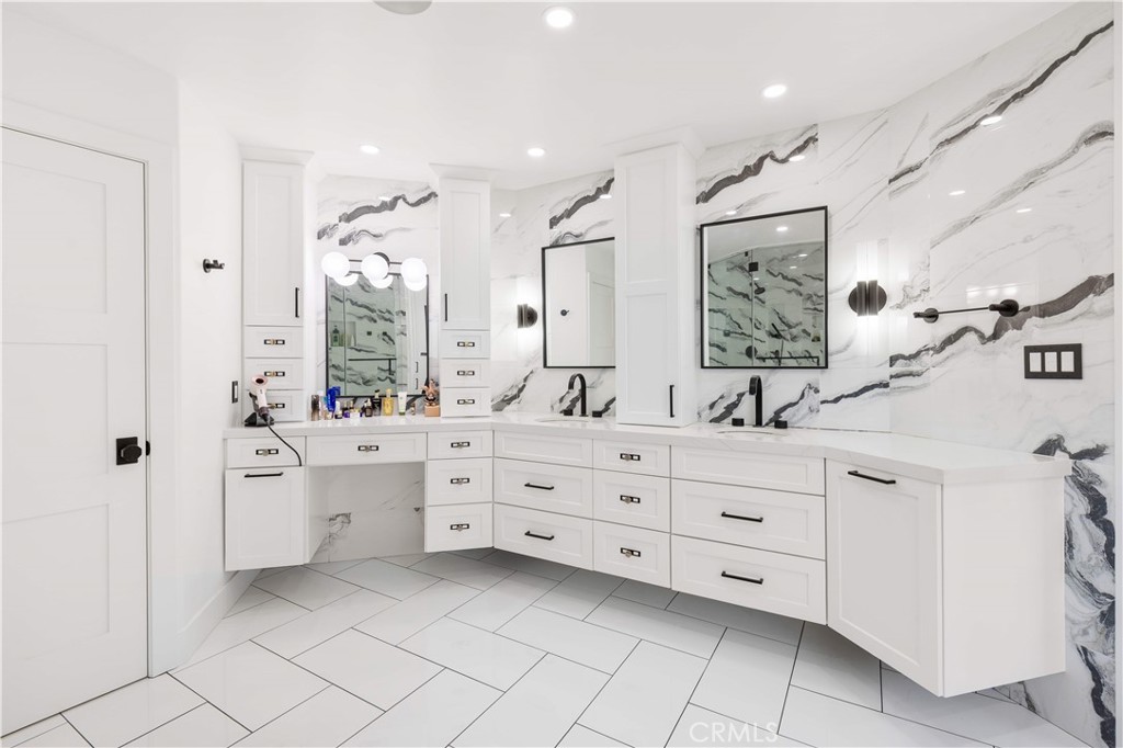 MLS #OC25214722 image #38