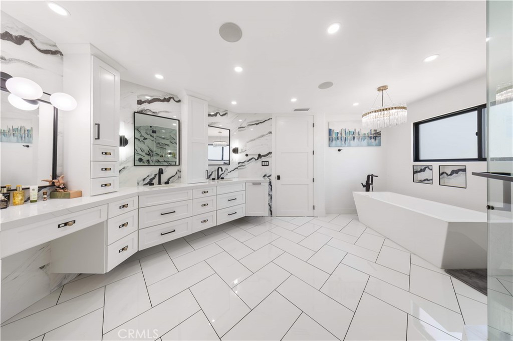 MLS #OC25214722 image #40