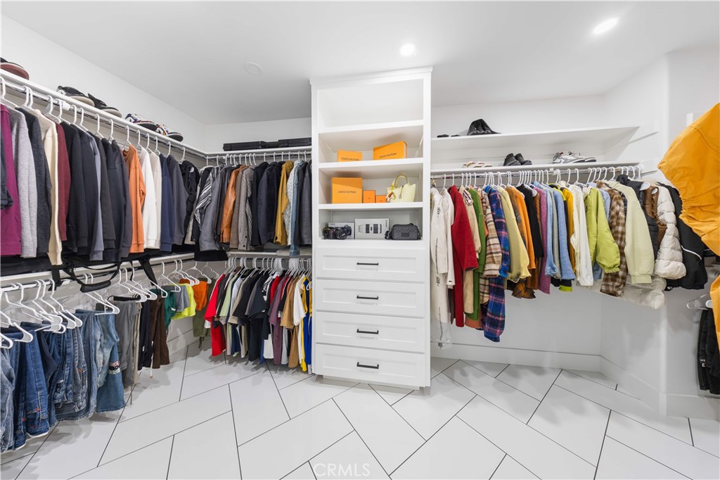 MLS #OC25214722 image #41