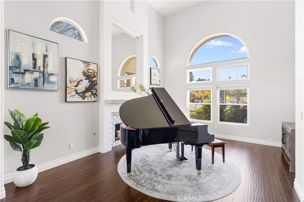 MLS #OC25214722 image #5