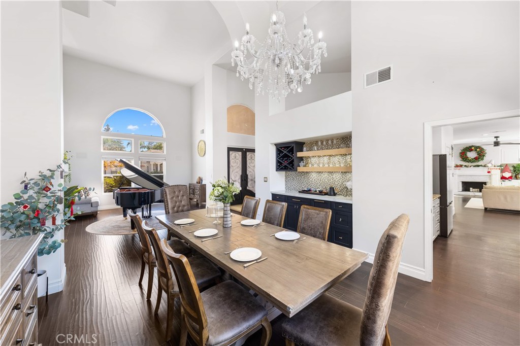 MLS #OC25214722 image #9