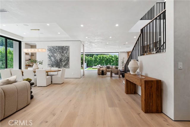 MLS #OC25214816 img 1