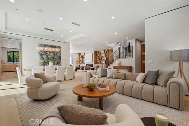 MLS #OC25214816 img 3