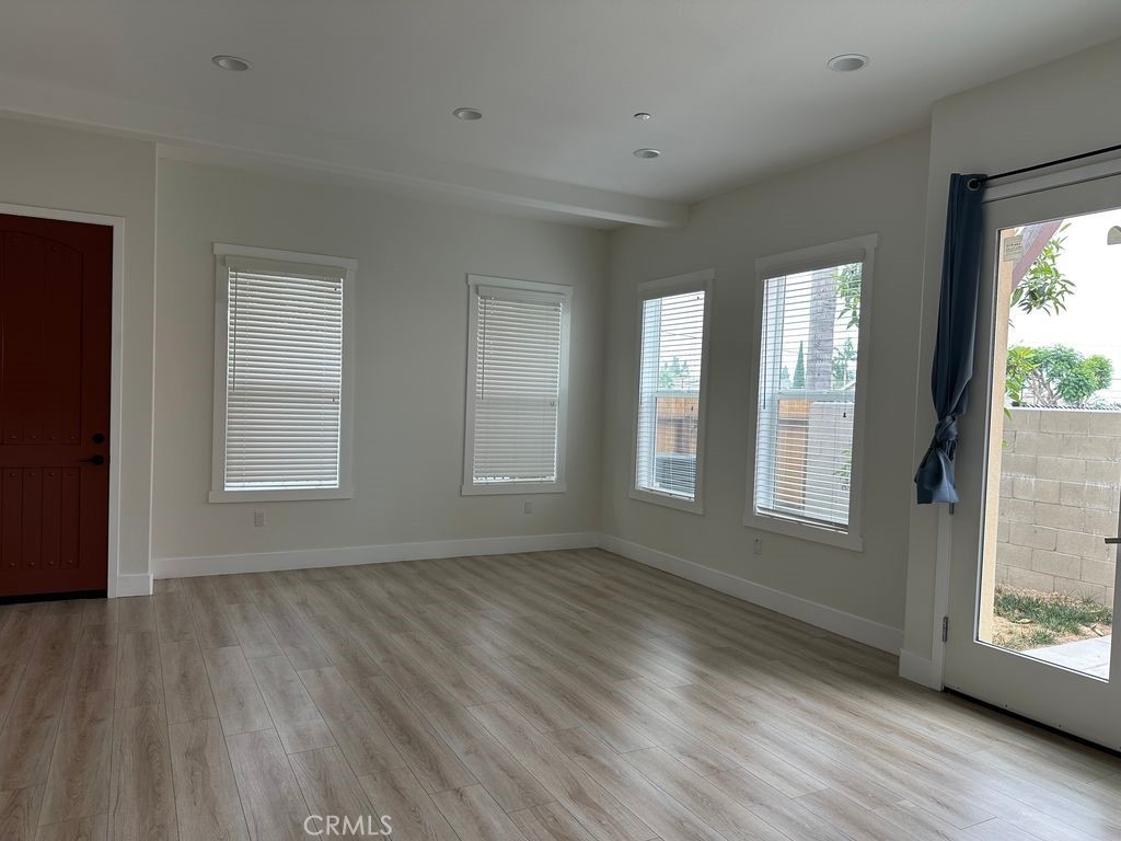 MLS #OC25215018 image #10