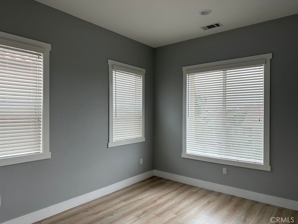 MLS #OC25215018 image #4