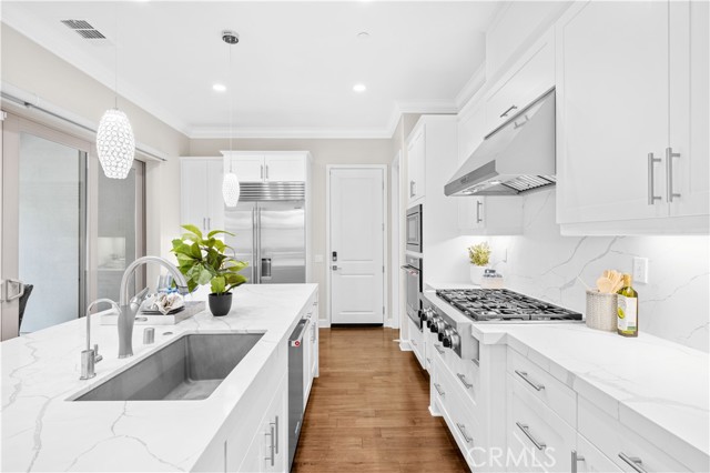 MLS #OC25215040 image #8
