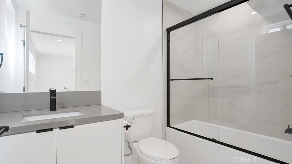 MLS #OC25215176 image #13