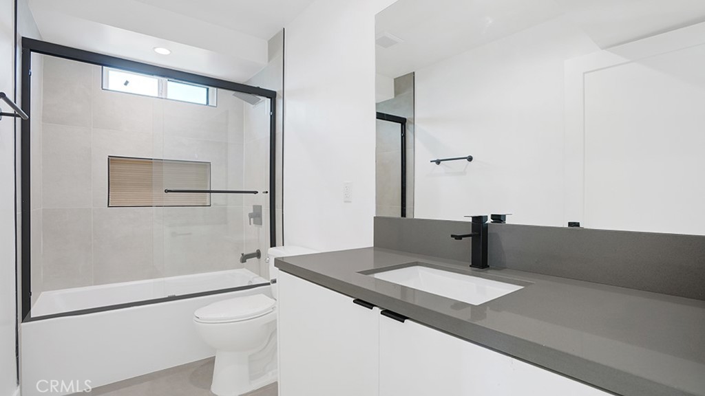 MLS #OC25215176 image #17