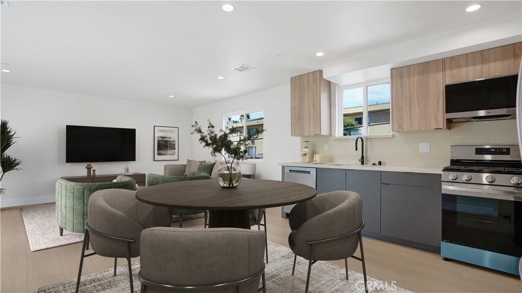 MLS #OC25215176 image #2