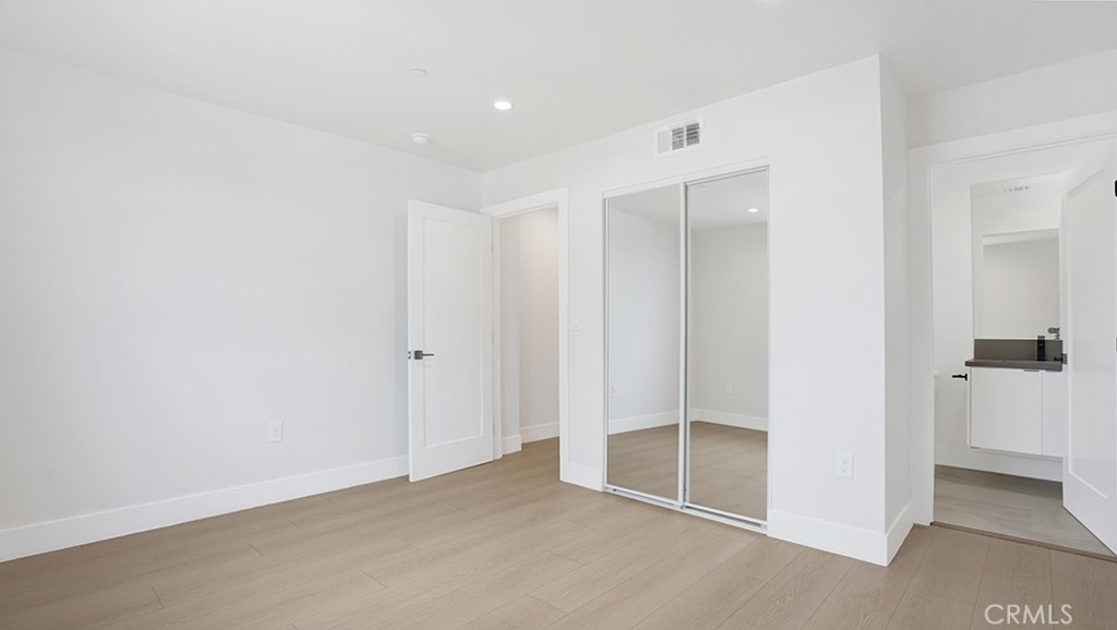 MLS #OC25215176 image #21