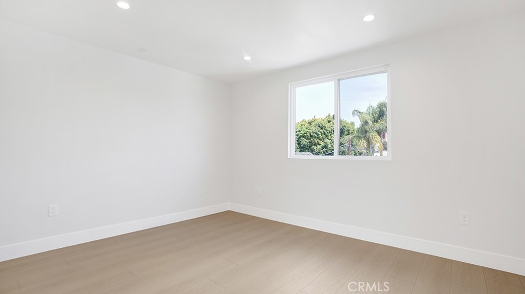 MLS #OC25215176 image #22