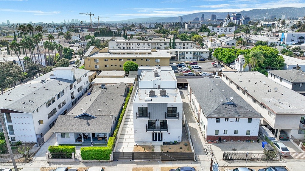 MLS #OC25215176 image #30