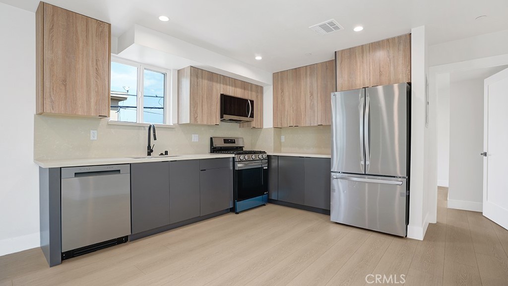 MLS #OC25215176 image #5