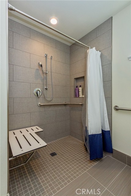 MLS #OC25215200 image #17