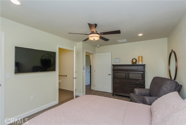 MLS #OC25215200 image #28