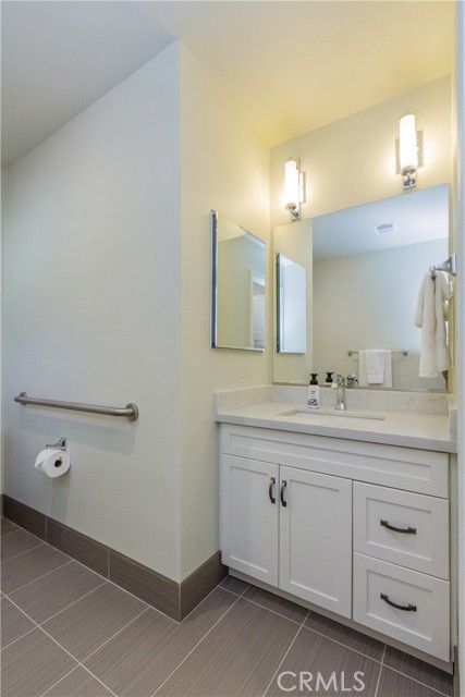 MLS #OC25215200 image #36