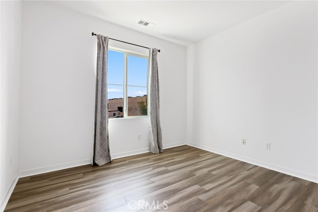 MLS #OC25215351 image #32