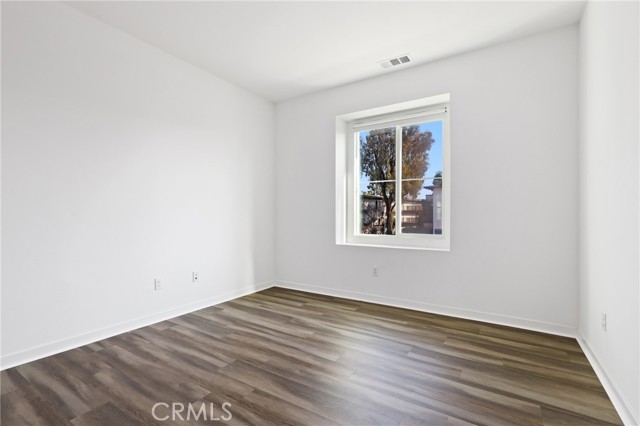 MLS #OC25215351 image #36