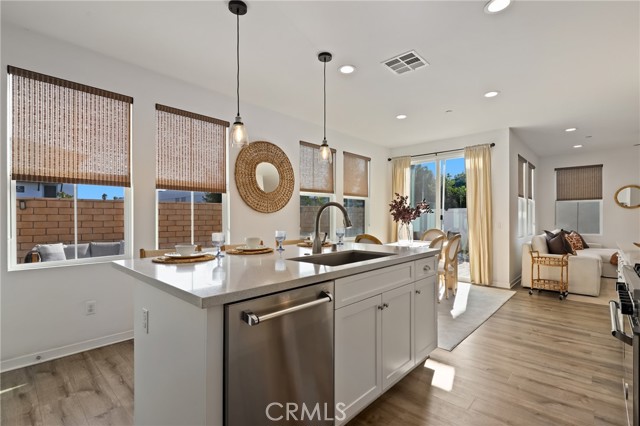 MLS #OC25215351 image #8