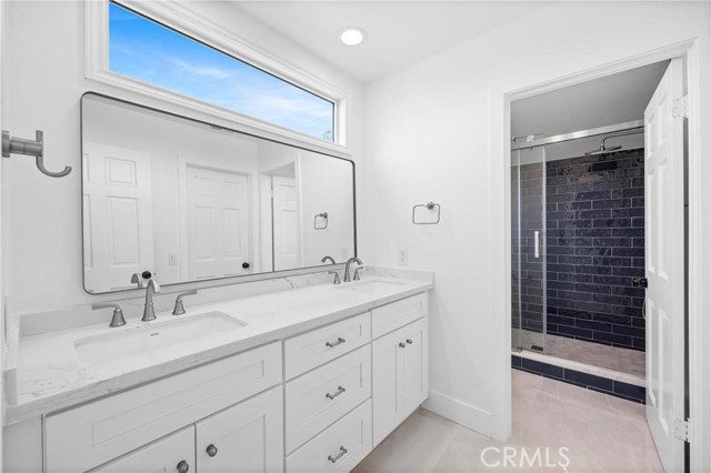 MLS #OC25215826 image #12