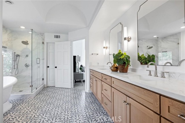 MLS #OC25215826 image #38