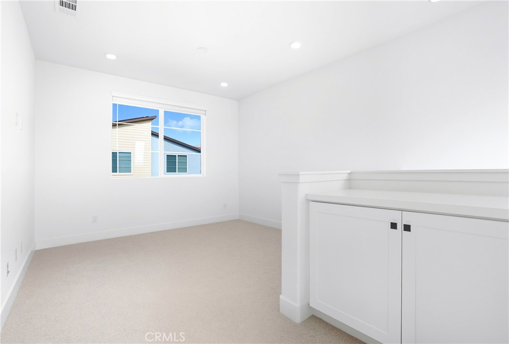 MLS #OC25215922 image #12