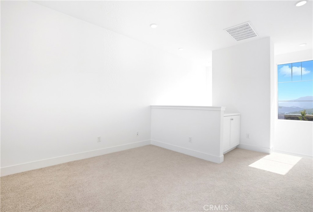 MLS #OC25215922 image #13