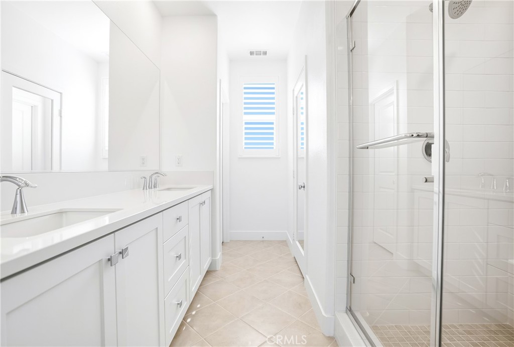 MLS #OC25215922 image #18