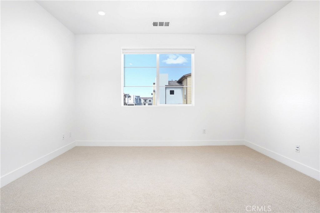 MLS #OC25215922 image #21