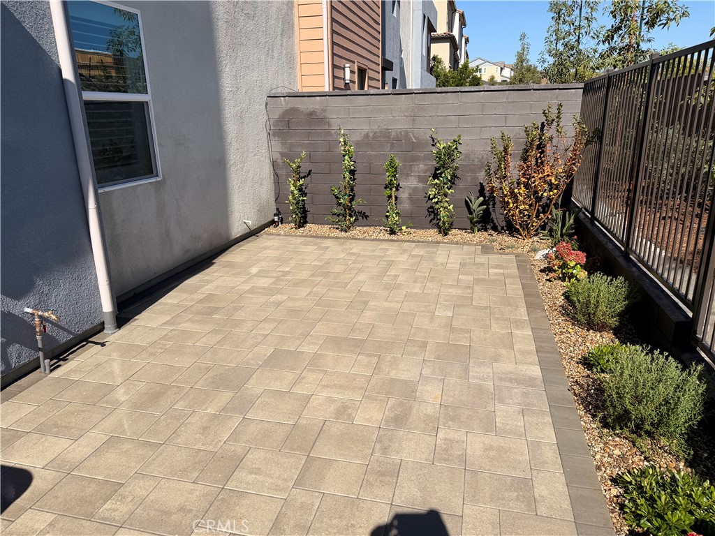 MLS #OC25215922 image #24