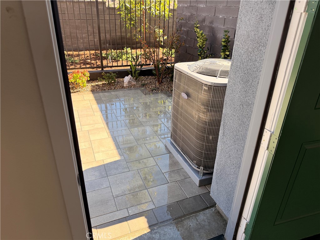 MLS #OC25215922 image #26