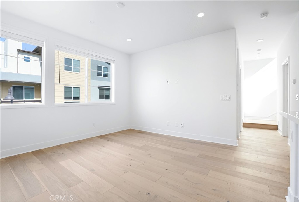 MLS #OC25215922 image #7