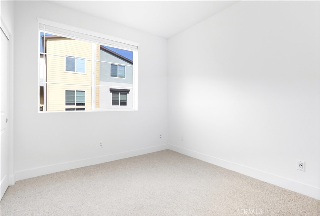 MLS #OC25215922 image #8