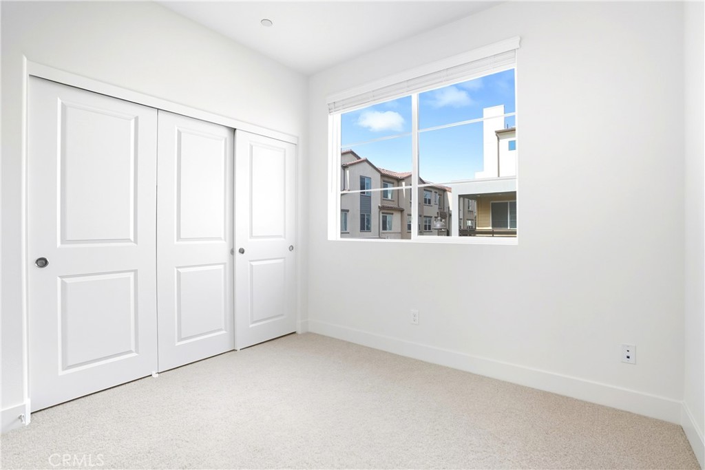 MLS #OC25215922 image #9