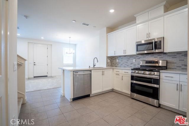 MLS #OC25216275 image #2