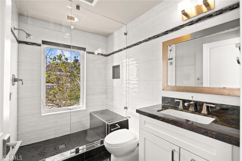 MLS #OC25216291 image #15