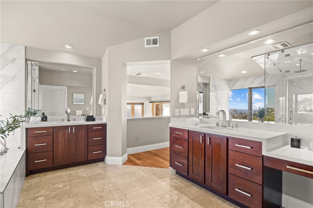 MLS #OC25216291 image #23