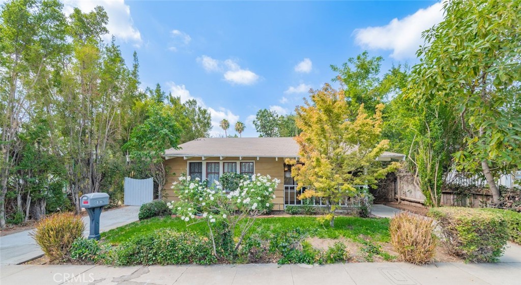 MLS #OC25216313 image #0