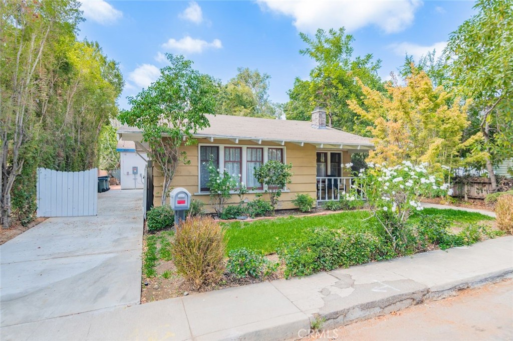 MLS #OC25216313 image #1