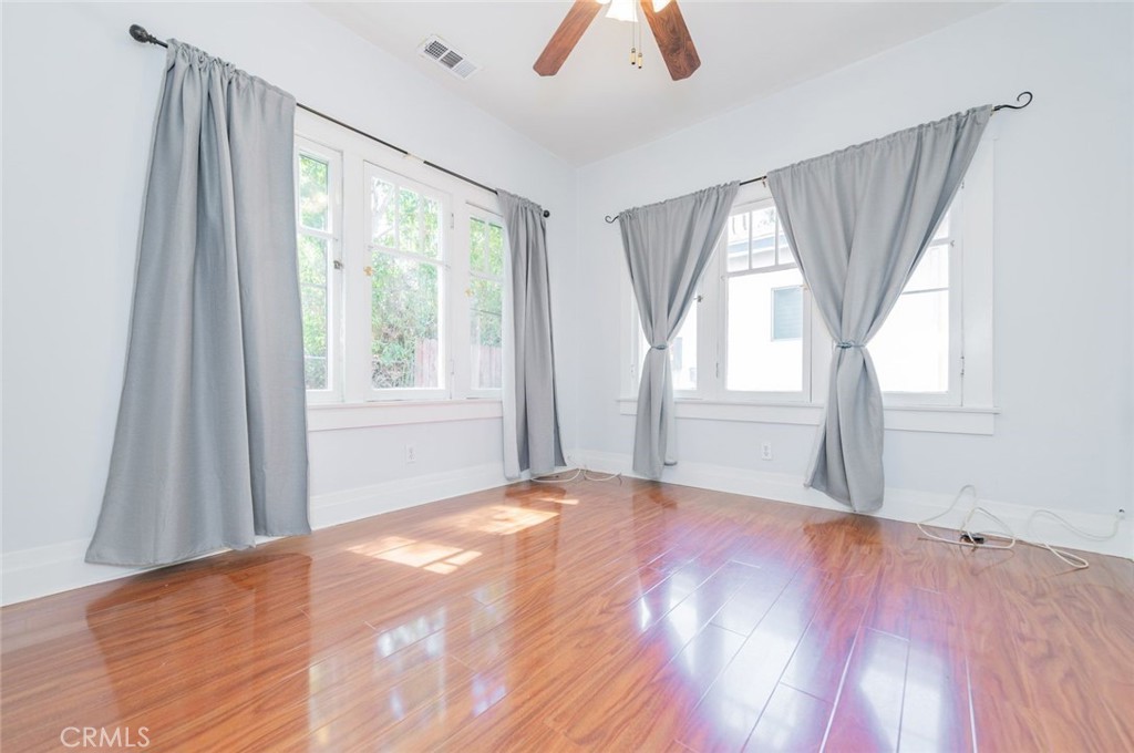 MLS #OC25216313 image #15