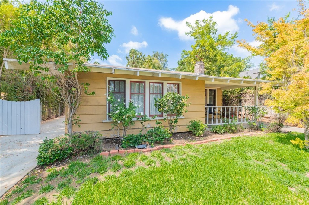 MLS #OC25216313 image #2