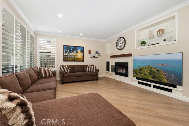 MLS #OC25216316 image #11