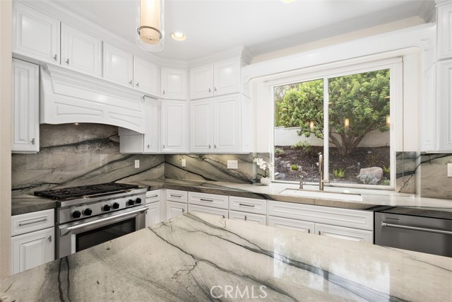 MLS #OC25216316 image #15