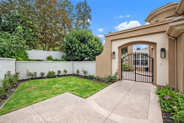 MLS #OC25216316 image #2