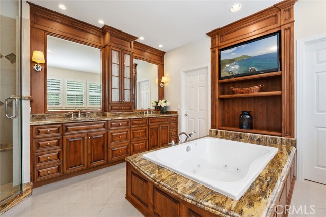 MLS #OC25216316 image #32