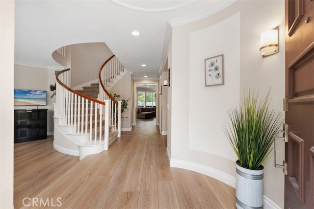 MLS #OC25216316 image #4