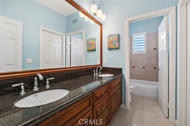 MLS #OC25216316 image #42