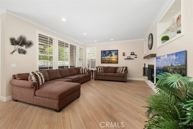 MLS #OC25216316 image #9