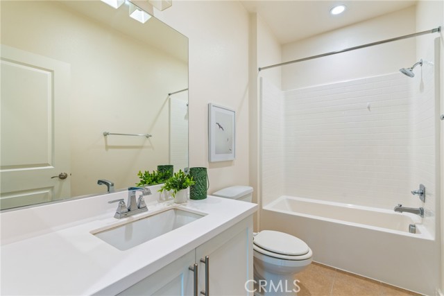 MLS #OC25168662 image #20